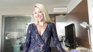 Világos Szőke milf mami rendesen megdöngetve