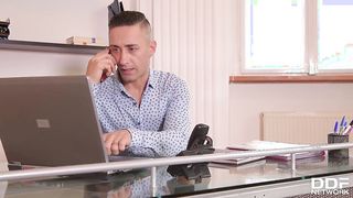 Sienna Day kettő pélót kap