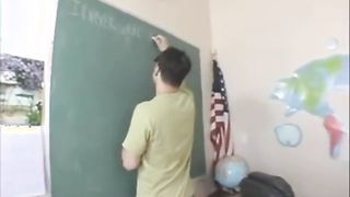 Méretes cickós tanárnők