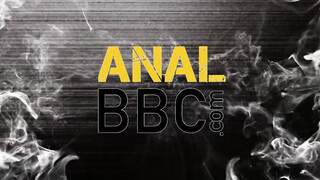 Anna De Ville élvezi a hatalmas pélót