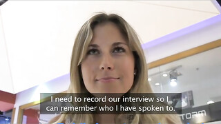Jennifer pénzért a verdában közösül