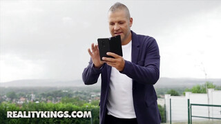Reality Kings - Cherry Kiss popókája rendesen megkefélve