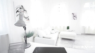 Its POV - Veronica Clark popsiba kefélve