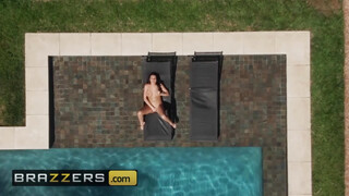 BRAZZERS - Jolee Love a méretes keblű fiatal lány