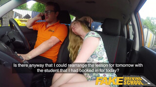 Fake Driving School votl tanítvány visszatér az oktatóhoz