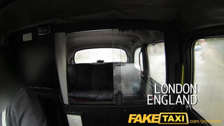FakeTaxi extra szőrös pinájú litván lány