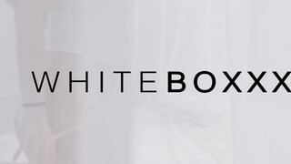 WhiteBoxxx - Nelly Kent a hatalmas mellű román nőci