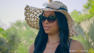 Bethany Benz a nimfomán spanyol milf - Brazzers