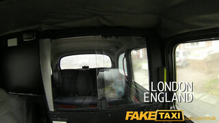 FakeTaxi - telt csoki hajú kiscsaj pénzért mindent bevállal