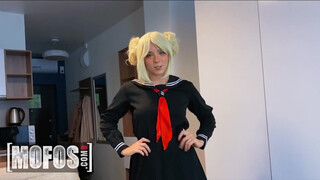 Mofos - Sweetie Fox a cosplayes csaj popsiba baszva