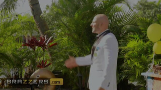 Brazzers - Victoria June kúr a pincér pasival