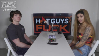 Latin Amerikai tini hölgyemény és a sportos manus - Hot Guys Fuck
