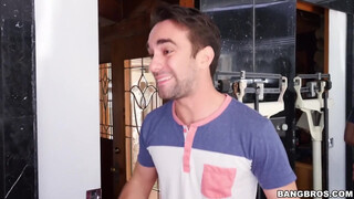 Cassidy Banks a hatalmas csöcsű fital kurva - Bangbros
