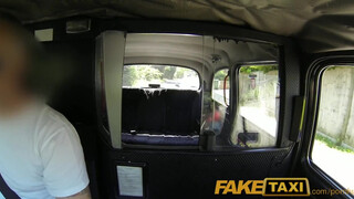 FakeTaxi - Rio Lee a hatalmas csöcsű csoki picsa