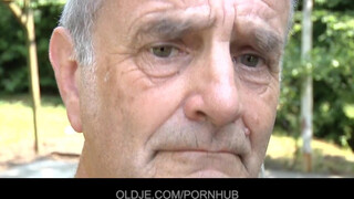 Oldje - az vén motoros és a tini picsa