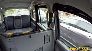 Fake Taxi - Lina Luxa a magas francia tini kiscsaj