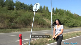 Méretes tőgyes tini bige pénzért közösül - Public Agent