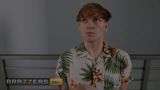 Brazzers - Skylar Snow a irodában dug