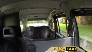 FakeTaxi - Dögös lengyel picsa megdugva