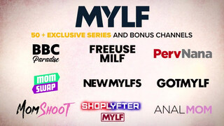 Mylf - Hatalmas cickós milf a zuhanyzóban kúr