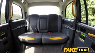 Fake Taxi - Ashleigh Devere a méretes tőgyes nőci