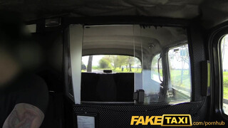 FakeTaxi - ártatlan kicsike tini kiscsaj és a vastag káró