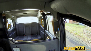 Fake Taxi - Victoria Summers megkefélve a taxiban