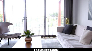 TeamSkeet - Gwen Vicious méretes feneke meghágva