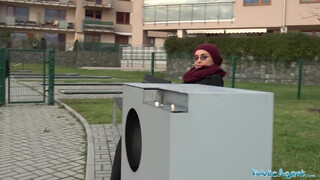 Public Agent - afgán lányt is rá lehet beszélni