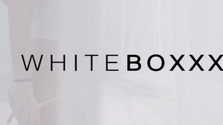 WhiteBoxxx - selymes bőrű csoki spiné