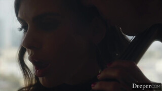 Deeper - Keisha Grey a méretes csöcsű fiatal spiné