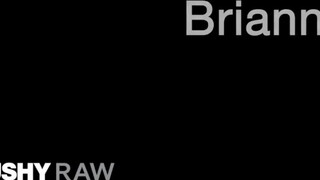 TUSHYRAW - Brianna a izgató latin amerikai milf
