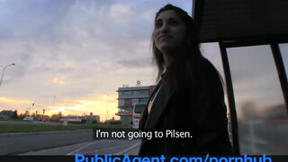 PublicAgent - bombázó ázsiai nőci felszedve a buszmegállóban