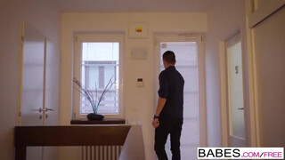 Babes - Paula Shy a hatalmas didkós picsa