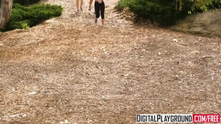DigitalPlayground - Natalia Starr muffja megdöngetve