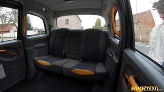 Fake Taxi - Vile Vixen jól cumizza a pélót