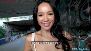 Public Agent - Asia Vargas a izgató ázsiai bige