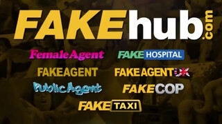 Public Agent - Csoki hajú kicsike mellű tini hölgyemény