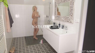 Nathaly Cherie puncija és hátsó bejárata is megkúrelva