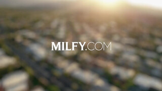 MILFY - Savannah Bond megkívánta a spanyol kárót