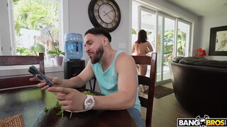 BANGBROS - Crystal Chase a nagy csöcsű latina bige