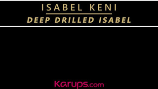 Isabel Keni megdöngetve hatalmas dákóval - Karups