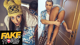 Fake Hostel Porn - Cassie Del Isla a izgató turista hölgyemény