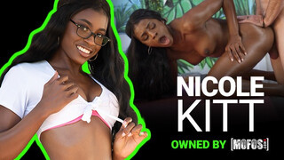 Mofos - Nicole Kitt a szexy hatalmas cicis néger bige