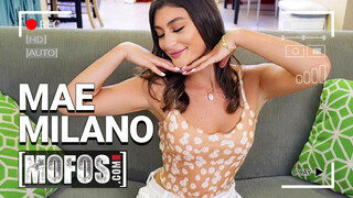 MOFOS - Mae Milano picsája megkúrva keményen