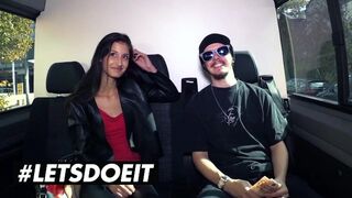 Vékony néger Coco Kiss pénzért cidázza a méretes néger fazt az verdában