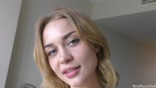 Loren Strawberry szűke tini ribancot anal dugással hódít a szállodában