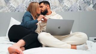 Tökéletes tini csábítja a szűz krapekot legelső randin - beleélvezés a punciba