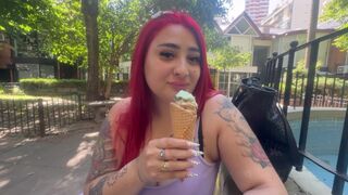 Vörös argentin hölgyemény imádja a fagylaltot, végül a farkamat cumizza