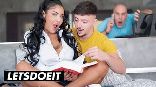 Kezdő angolos hölgyemény popsiban profi a LetsDoeIt csatornán
